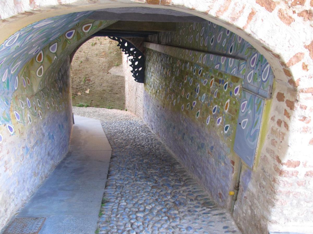 Alla Torre - Nel Cuore Del Borgo Storico Castagnole delle Lanze Exterior photo